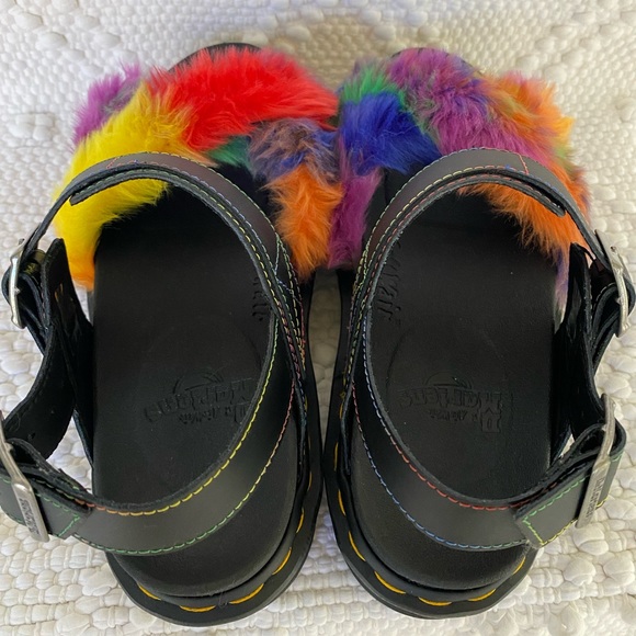 Dr. Martens VOSS II FLUFFY FAUX FUR LEATHER STRAP SANDALS. NWOB.US L6 - Picture 8 of 11